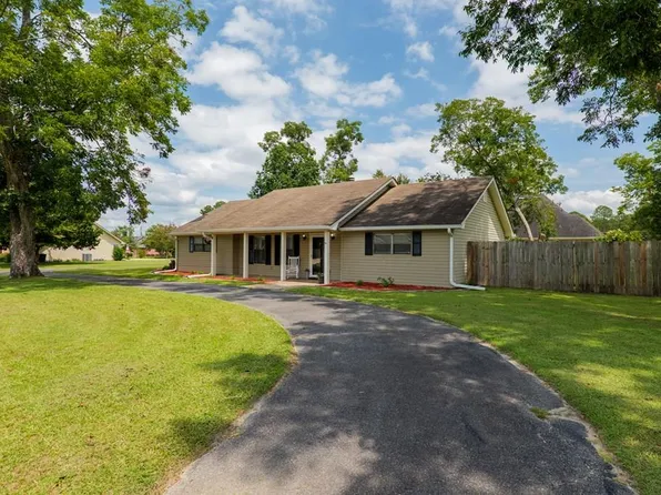 1007 Pecan St, Nashville, GA 31639