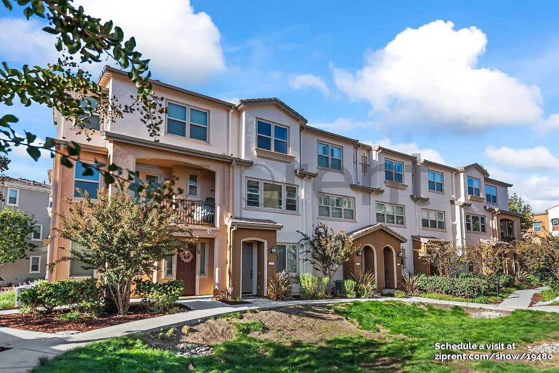 Photo 1 of 30 - 291 Montalcino Cir - San Jose, CA Primary Photo - 291 Montalcino Cir