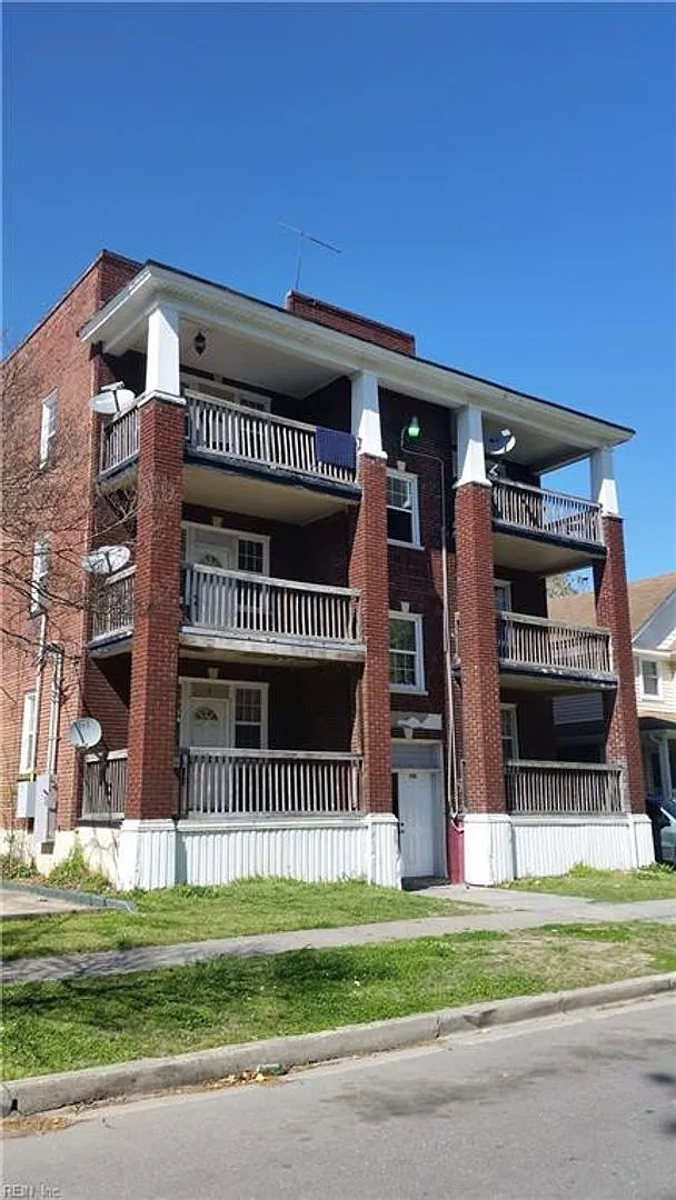 Kensington — Photo 1