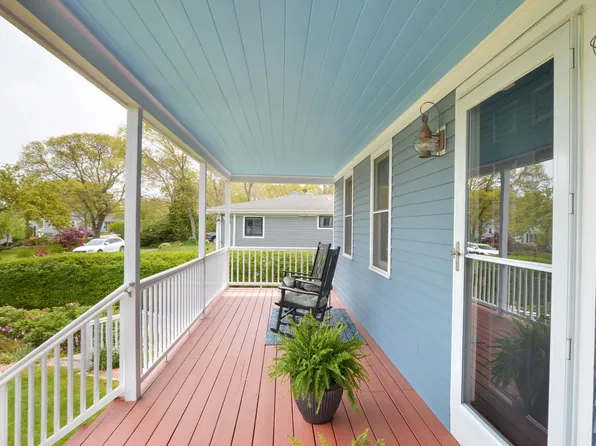 104 Lucerne Avenue, Falmouth, MA 02540