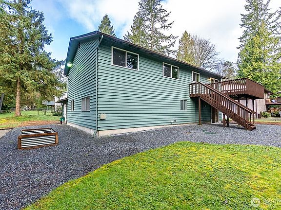 3rd image of 13433 1st Avenue W