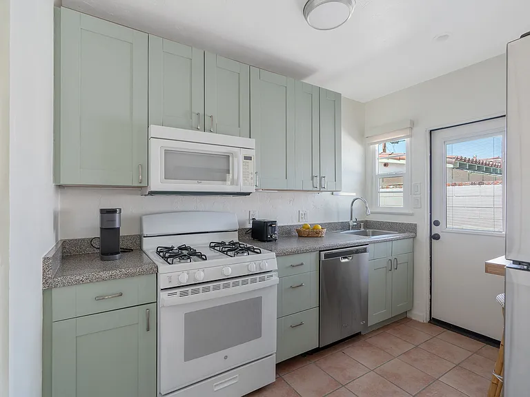 552 S Calle Santa Rosa — Photo 29