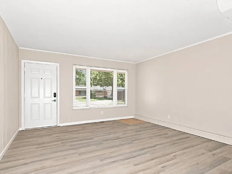 836 Lebon Dr — Photo 5