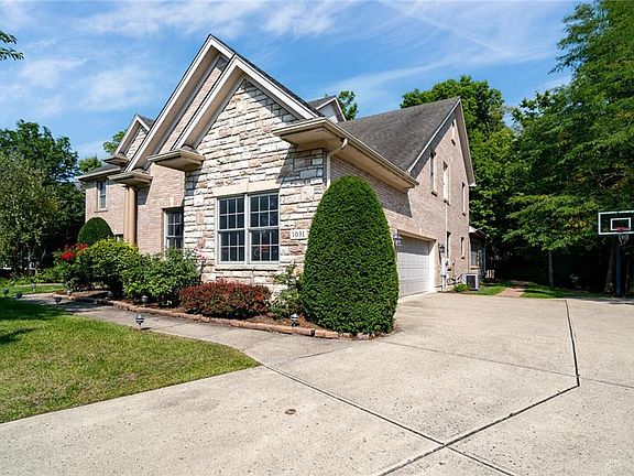 3rd image of 1031 Kenworthy Pl
