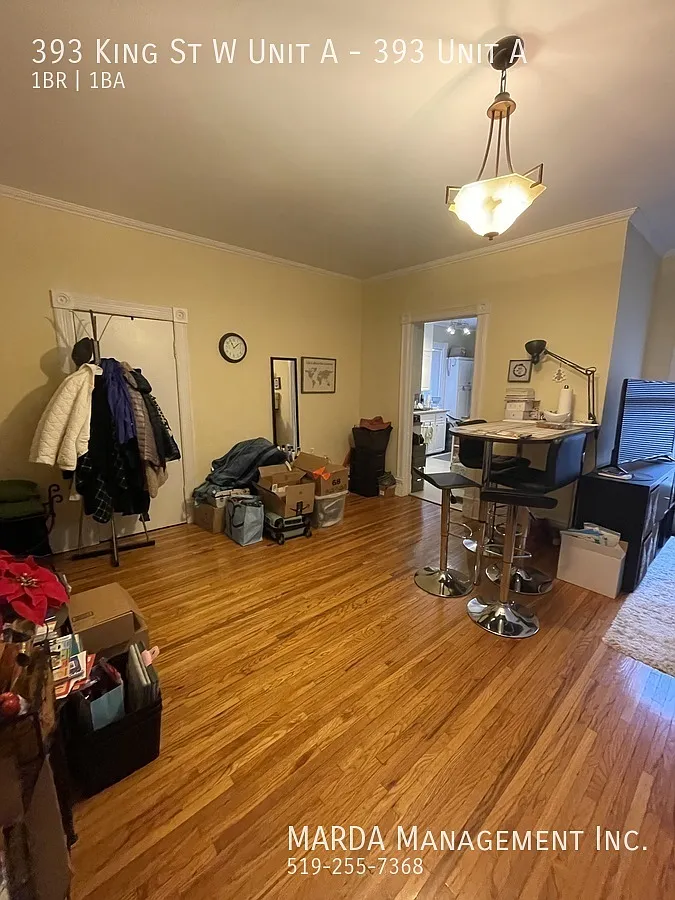 Spacious 1 Bed/1 Bath Unit Downtown Chatham + Hydro! — Photo 3