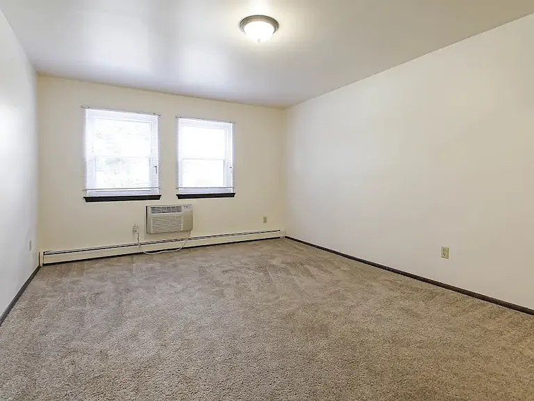 Morningside Hills Apartments — Photo 16