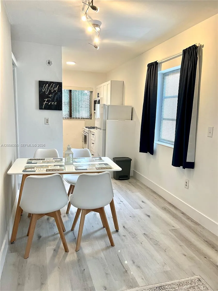 Building Photo - 825 Euclid Ave #8