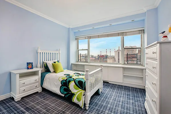 Sold by Keller Williams NYC | media 13