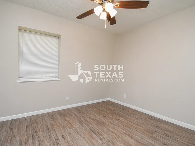 308 Westwood St #D — Photo 7