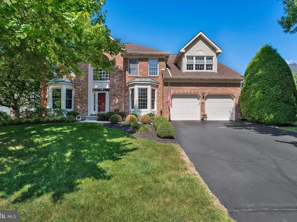 150 Country Club Dr, Lansdale, PA 19446