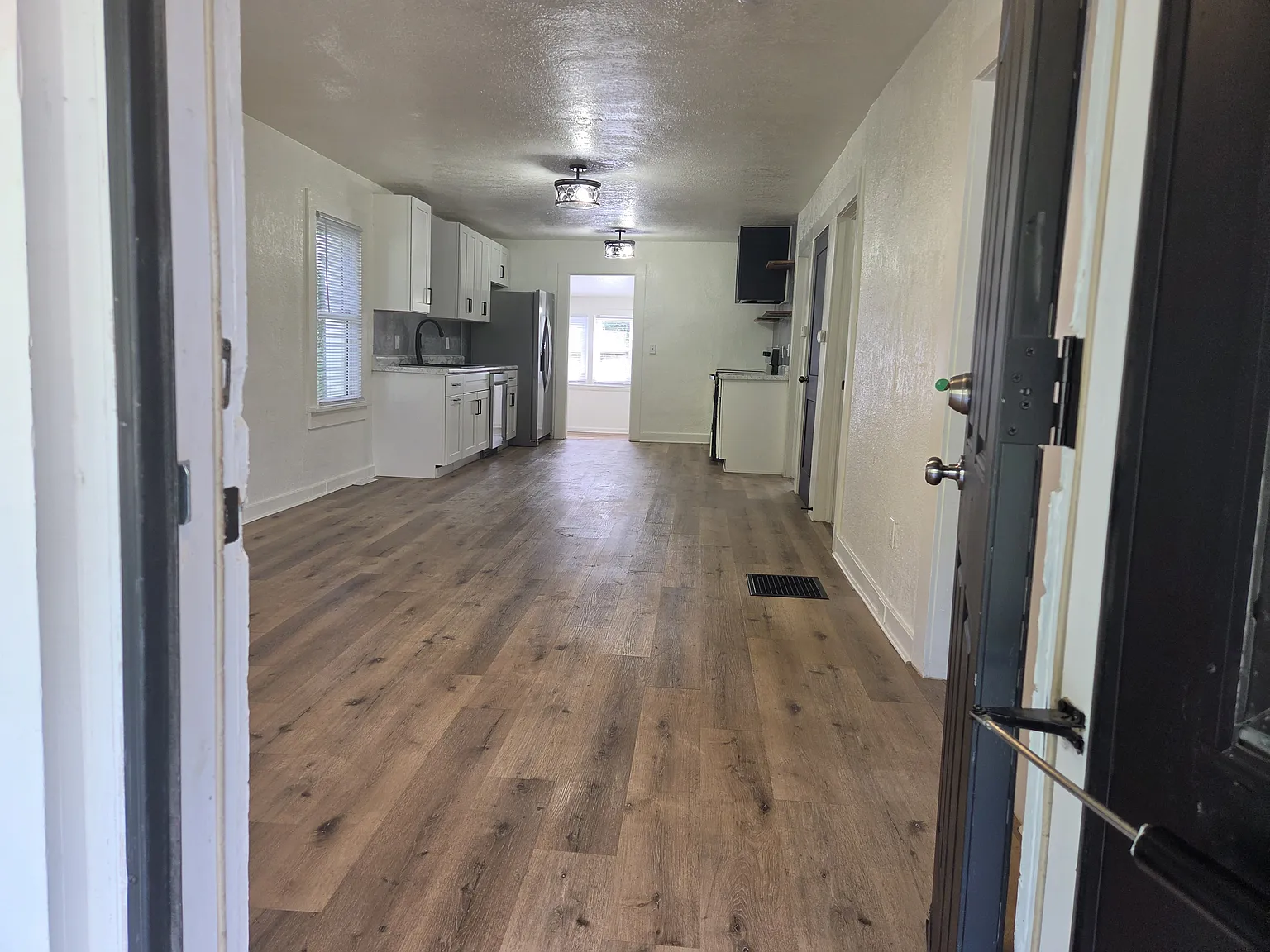 2 bed, 1500 sqft, $1,700 — Photo 4