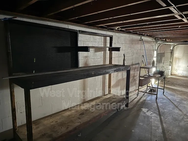 309 E Prince St — Photo 30