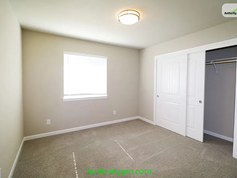 844 Mission De Oro Dr #B — Photo 11