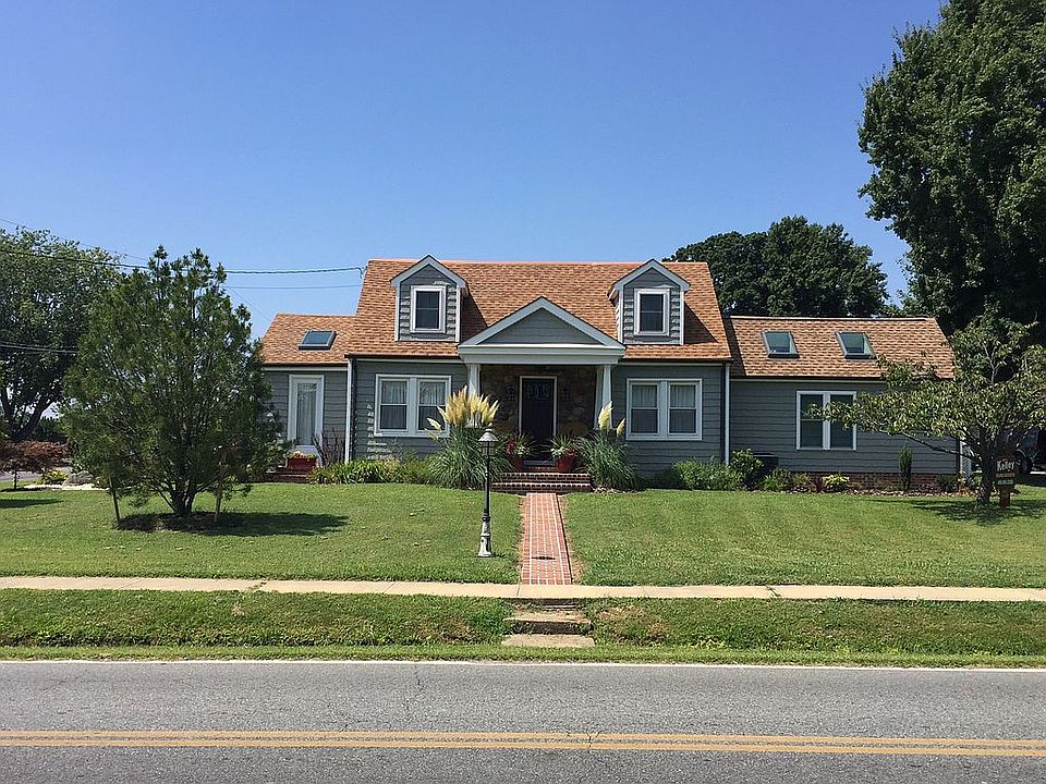 1st image of 21016 Bayside Ave