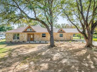 202 E Marietta St, Madisonville, TX 77864