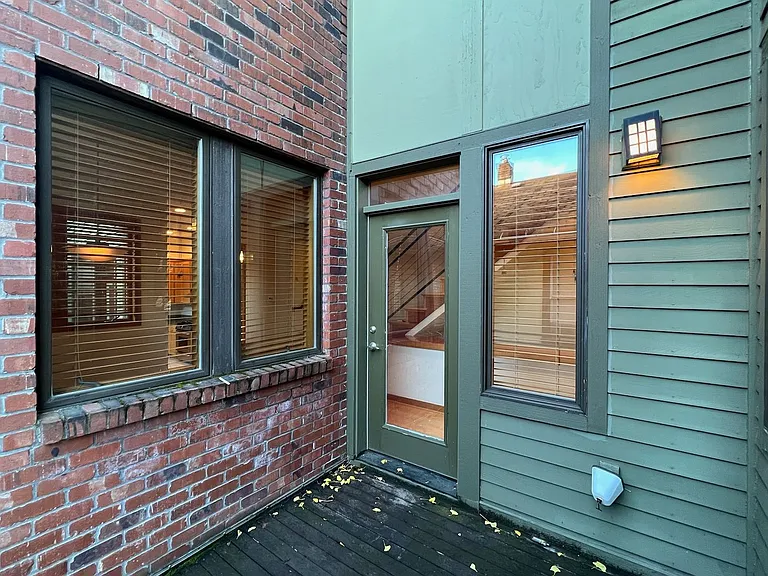 2644 NW Thurman St — Photo 10