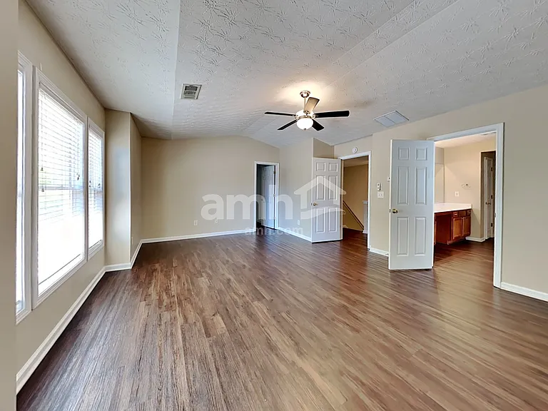311 Barberry Pl — Photo 10