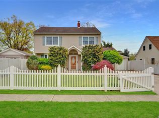 57 James Ln, Levittown, NY 11756