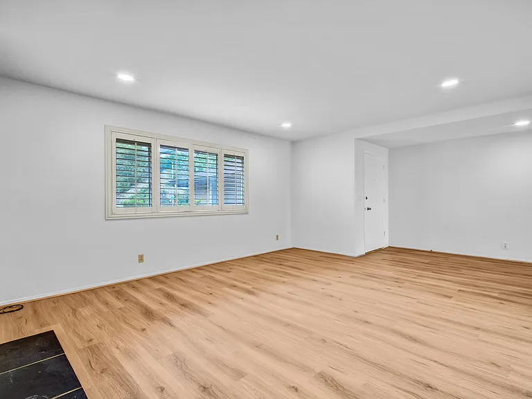 816 Granada Dr — Photo 9