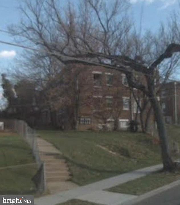 2nd image of 4968 Benning Rd SE