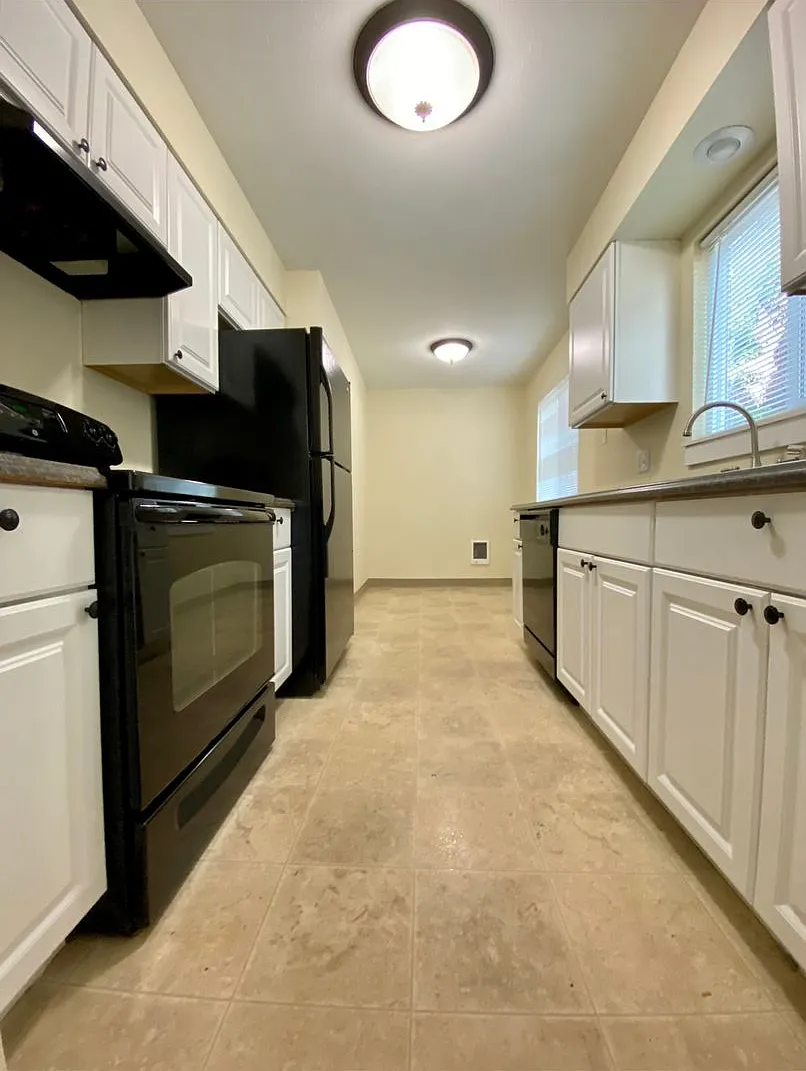 Spacious Montavilla 2 Bedroom Top Floor/ Corner Unit Apartment W/ A/C And Off Street Parking~ Pet... — Photo 1