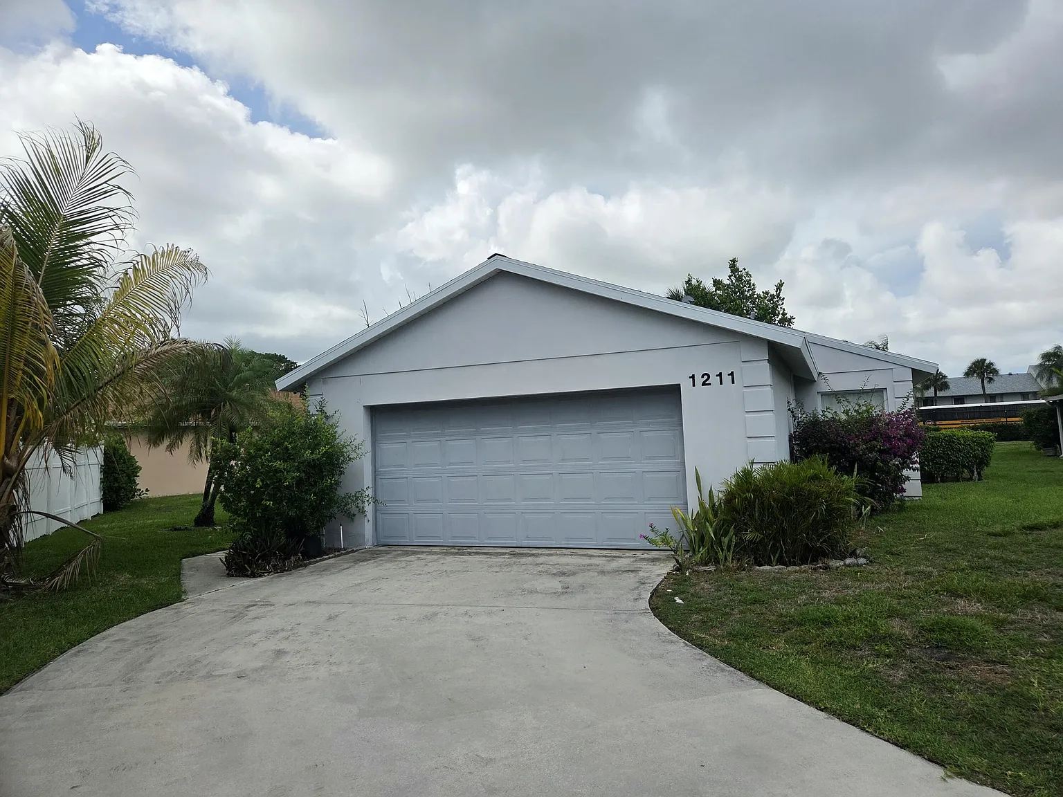 3 bed, 2.0 bath, 1367 sqft, $3,000 — Photo 2