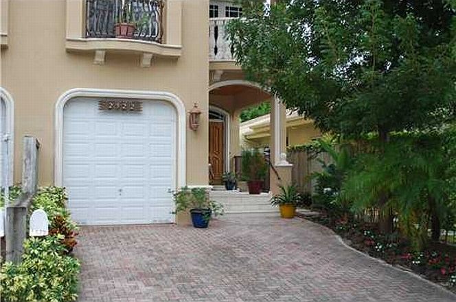 1st image of 2922 W Trade Ave #2922