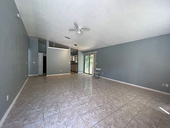 3rd image of 402 S Lancelot Ave