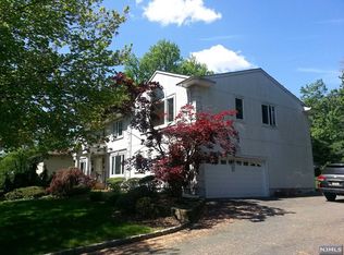 17 Brown Cir, Paramus, NJ 07652