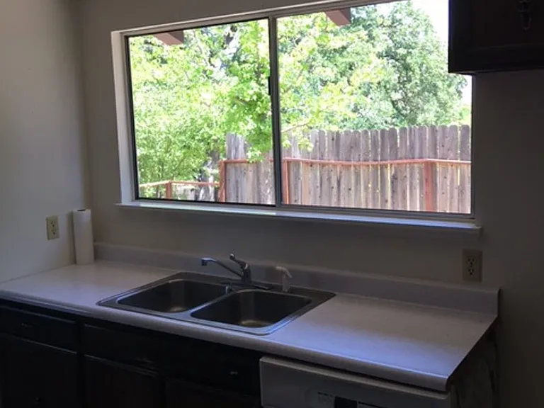 1445 San Francisco St — Photo 8