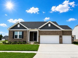 20852 Brickway Dr, Macomb, MI 48044