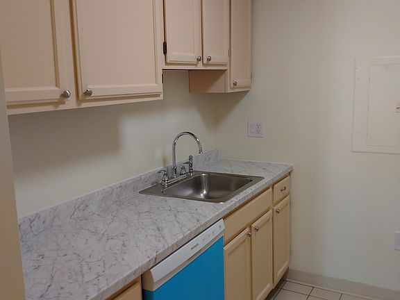 5th image of 180 Green St APT 314