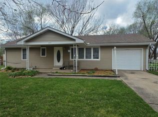 401 S Madison St, Spring Hill, KS 66083