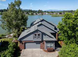 21401 NE Shore Dr, Fairview, OR 97024
