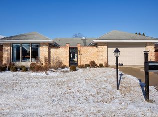 2516 Burgundy Ln, Northbrook, IL 60062