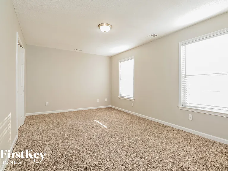 168 Crossing Dr — Photo 12