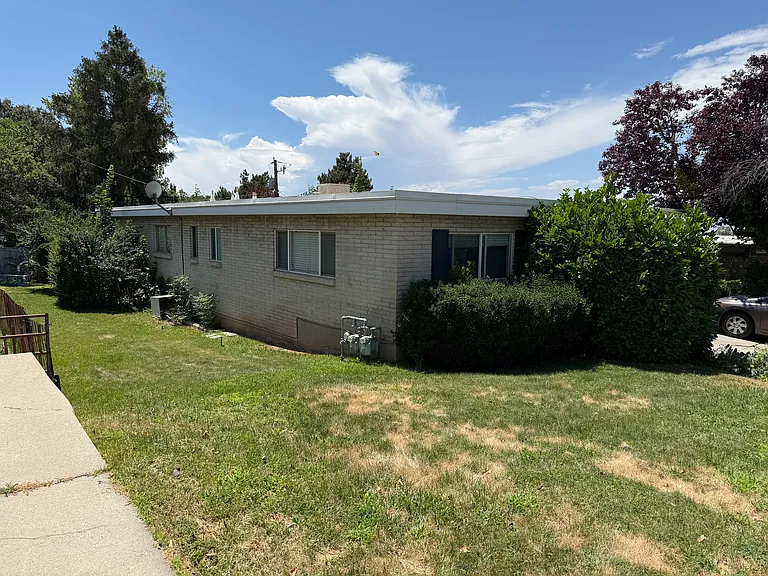 2626 E Blaine Ave — Photo 13