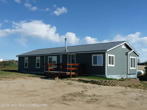 3 Longbow Ln, Pinedale, WY 82941