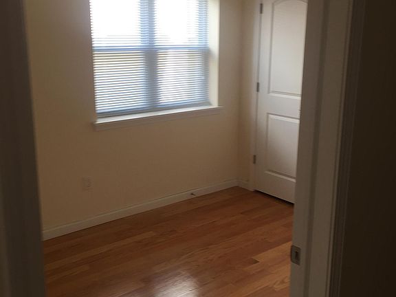 2nd image of 171-15 65ave Fresh Mdws #2