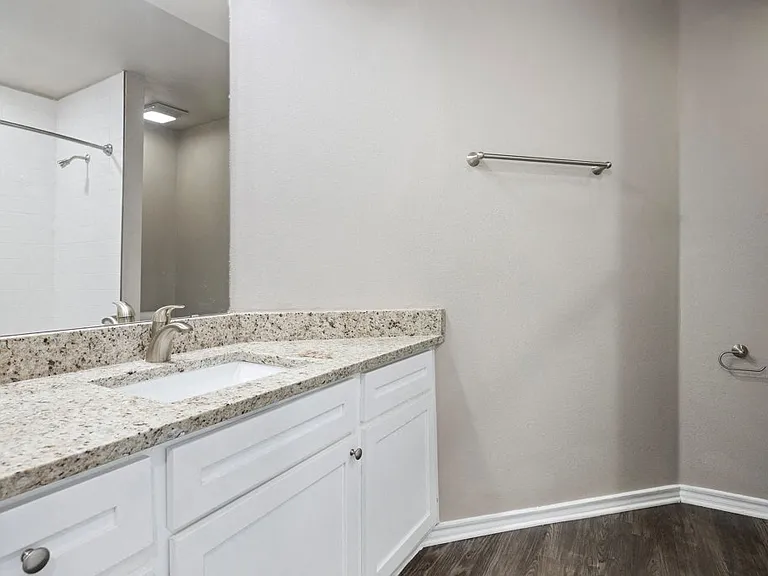 Waters Edge Apartments in Georgetown, TX
