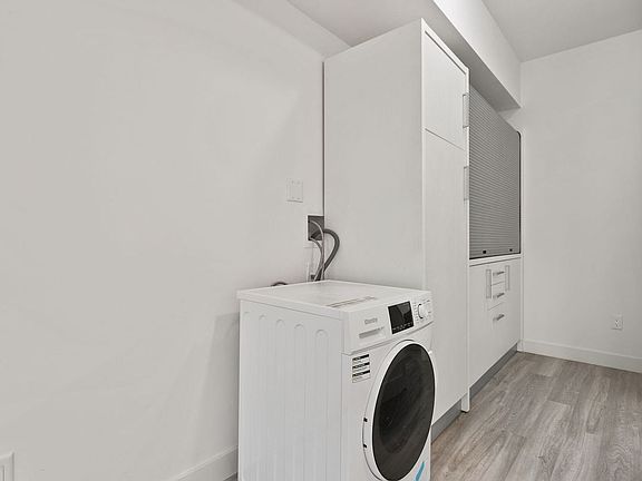5th image of 4155 Utah St