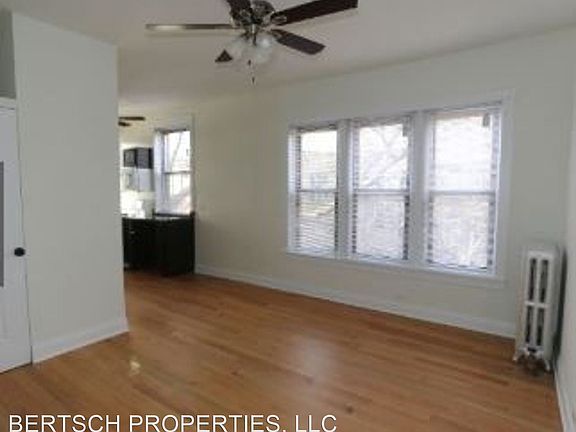 4th image of 3047 W Gunnison St #3