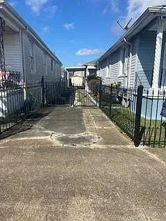 1822 Piety St — Photo 9