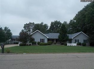 100 Huntington Trl, Cortland, OH