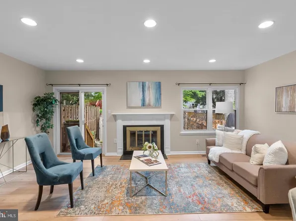 11735 Summer Oak Dr, Germantown, MD 20874