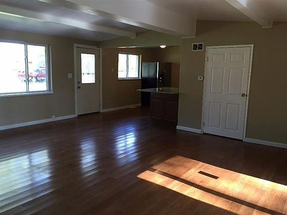 2nd image of 4324 Terrace Dr