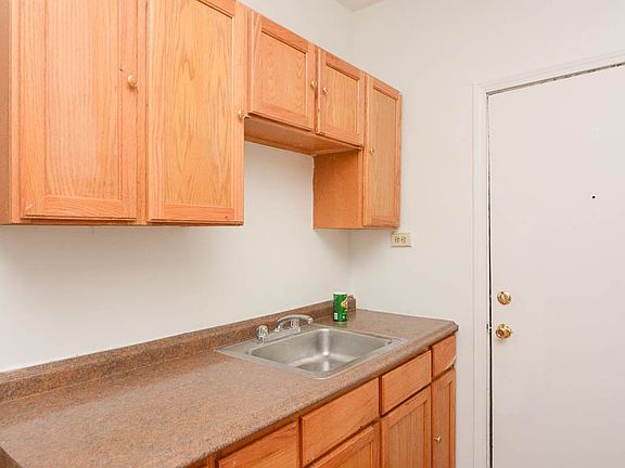 4th image of 929 W Sunnyside Ave APT 3S