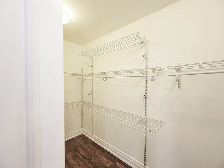 89 Yonge Blvd — Photo 5