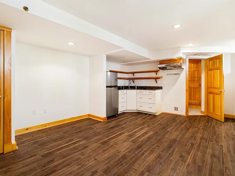 14 Arborough Rd #B — Photo 4