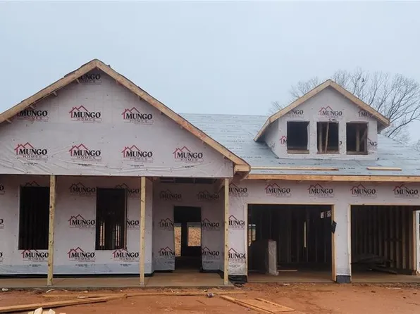 105 Candle Light Ct, Advance, NC 27006